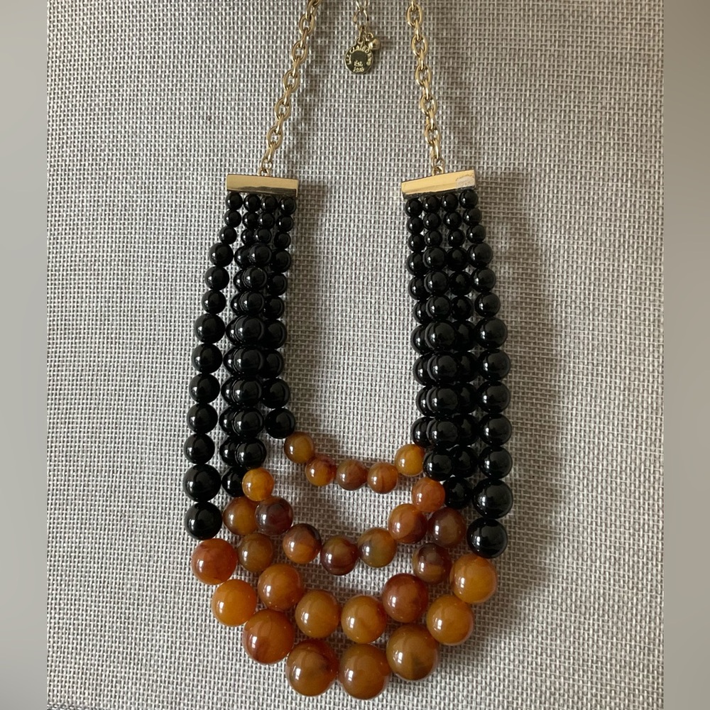 Liz Claiborne Beaded Necklace 🤍 🤎